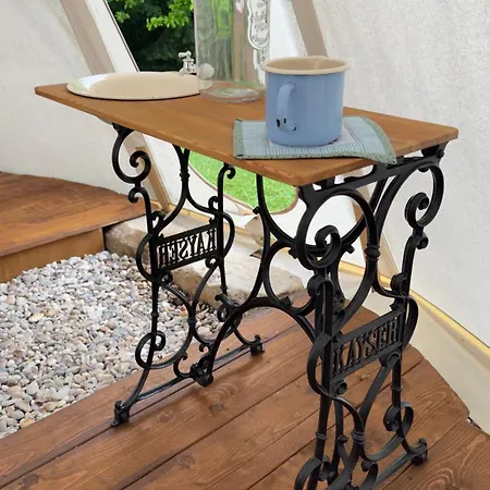 Glamping Podtrosky 럭셔리텐트 Troskovice