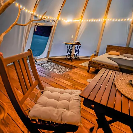 럭셔리텐트 Glamping Podtrosky *